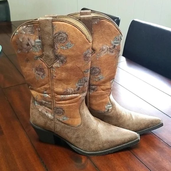 Roper Shoes - NWOT - Women's ROPER  Metallic Floral Cowboy Snip Toe Boots - Size 9.5
